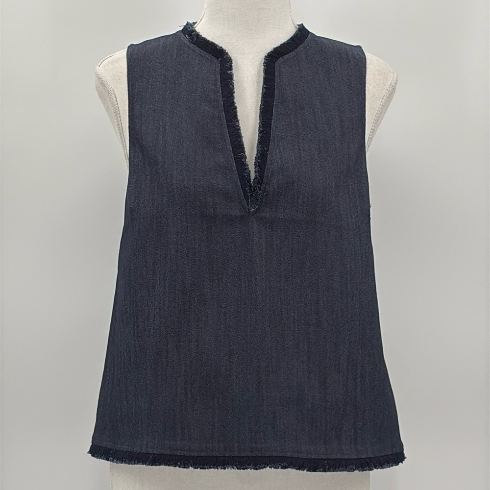 Elizabeth and James Fringed V Neck Sleeveless Cropped Top - Denim - NWOT - Small